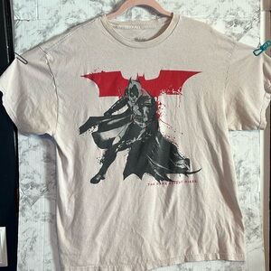 Men’s The Dark Knight Rises Tee‎ Size XL Batman DC Comics Tan